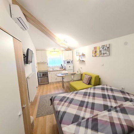 Cozy Studio Apartment Tian In Zagreb Exteriör bild