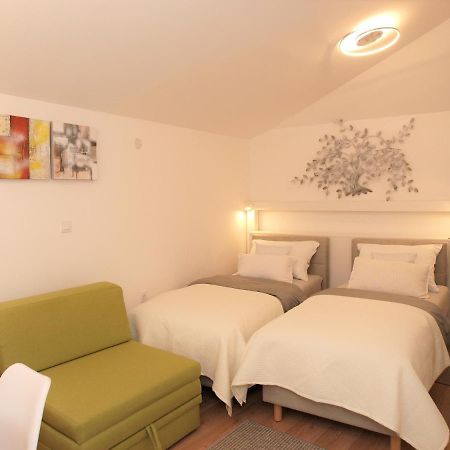 Cozy Studio Apartment Tian In Zagreb Exteriör bild