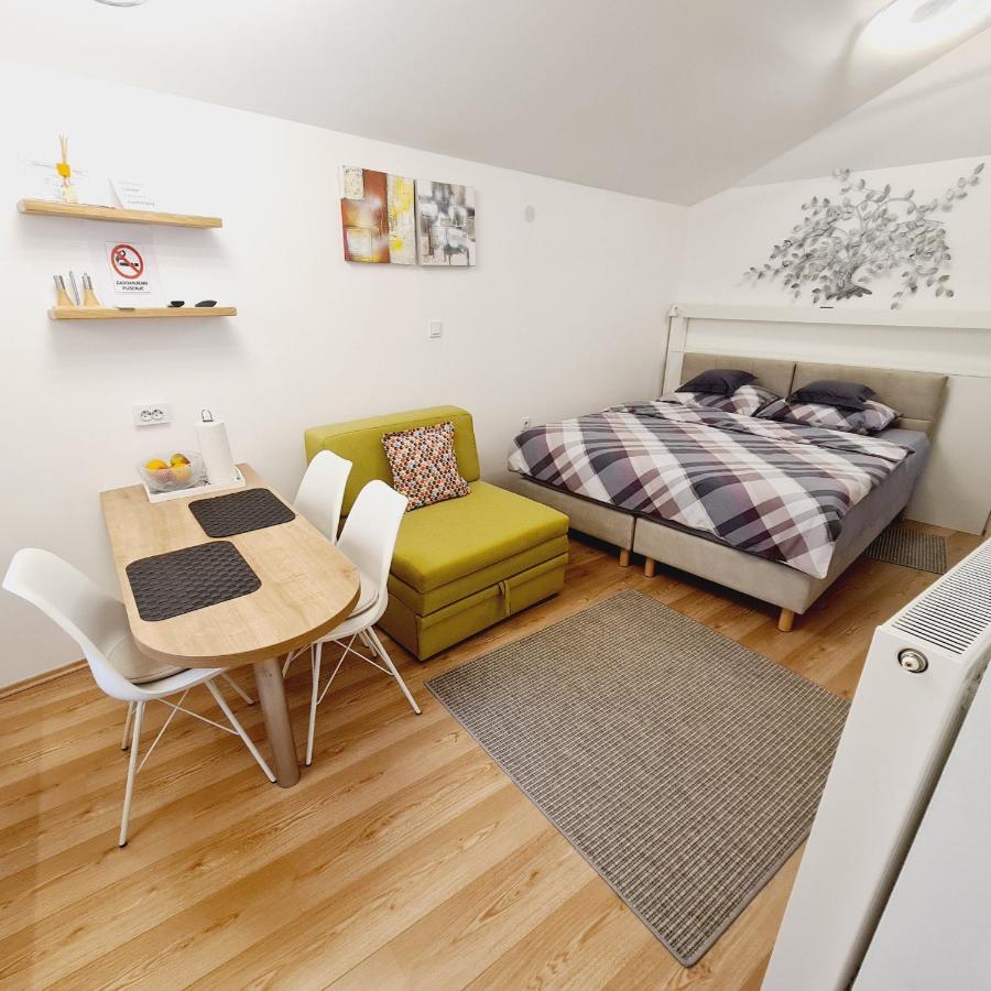 Cozy Studio Apartment Tian In Zagreb Exteriör bild