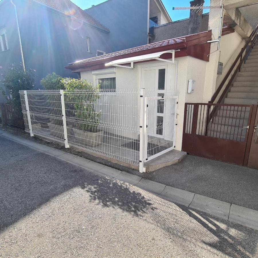Cozy Studio Apartment Tian In Zagreb Exteriör bild